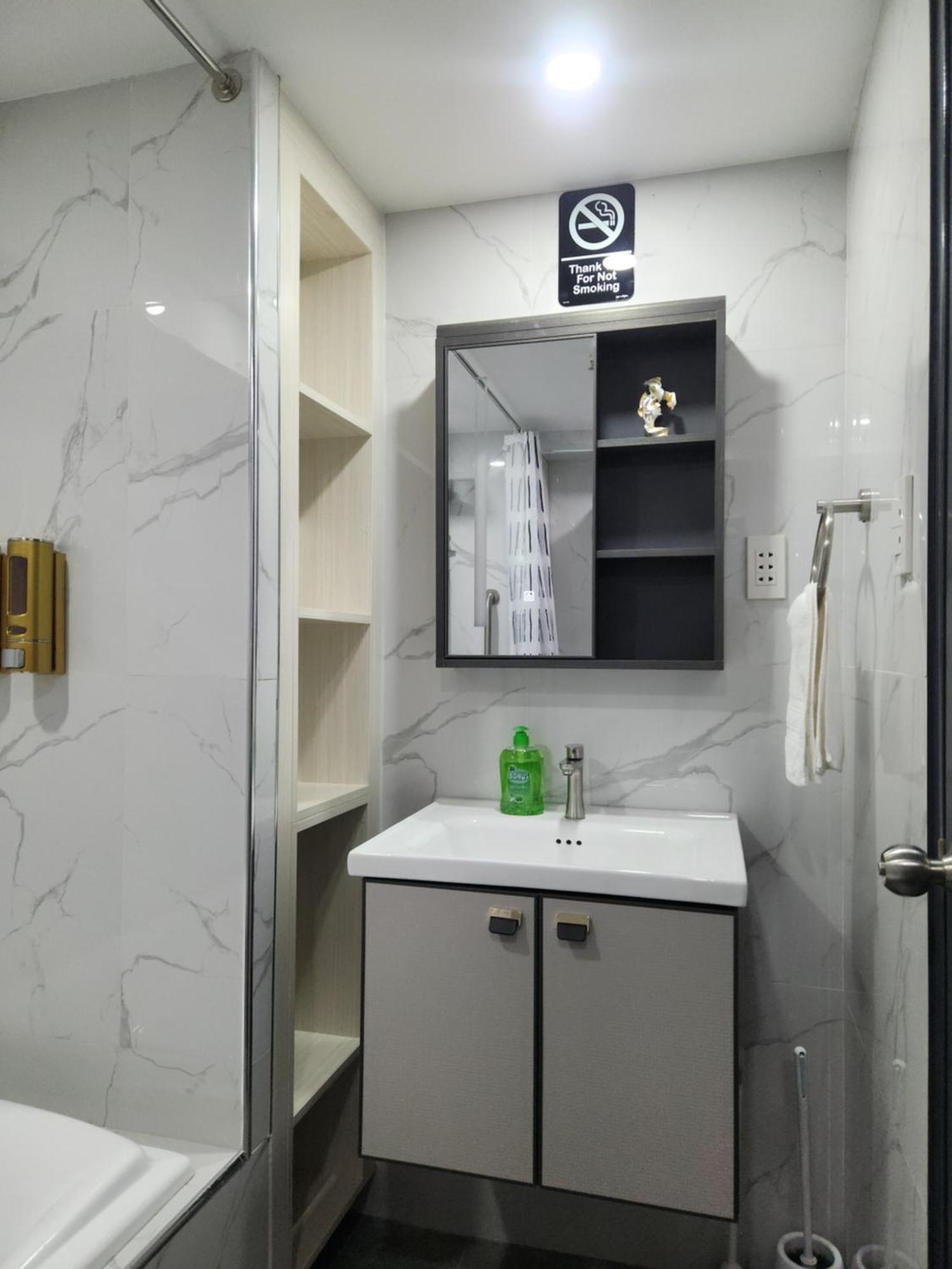 Condo Azur Suites B316 Near Airport, Netflix, Stylish, Cozy With Swimming Pool Lapu-Lapu City Eksteriør billede